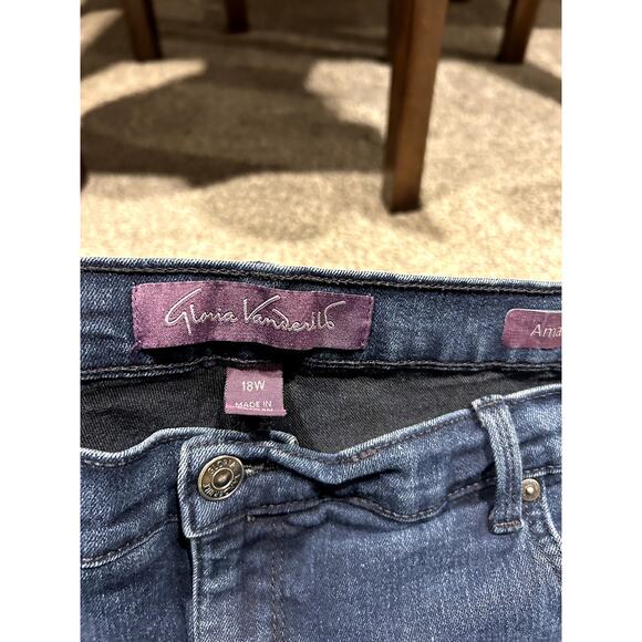 Gloria Vanderbilt Ladies' Amanda Dark Wash Denim Jeans - Size 18W - Picture 3 of 3